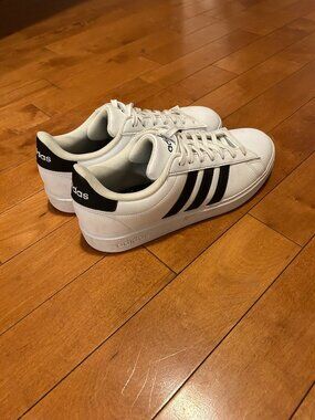 Men's Grand Court 2.0 Lace Up Sneaker White/Black (Mens 10.5)